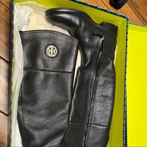tory burch boots size 7, w box
